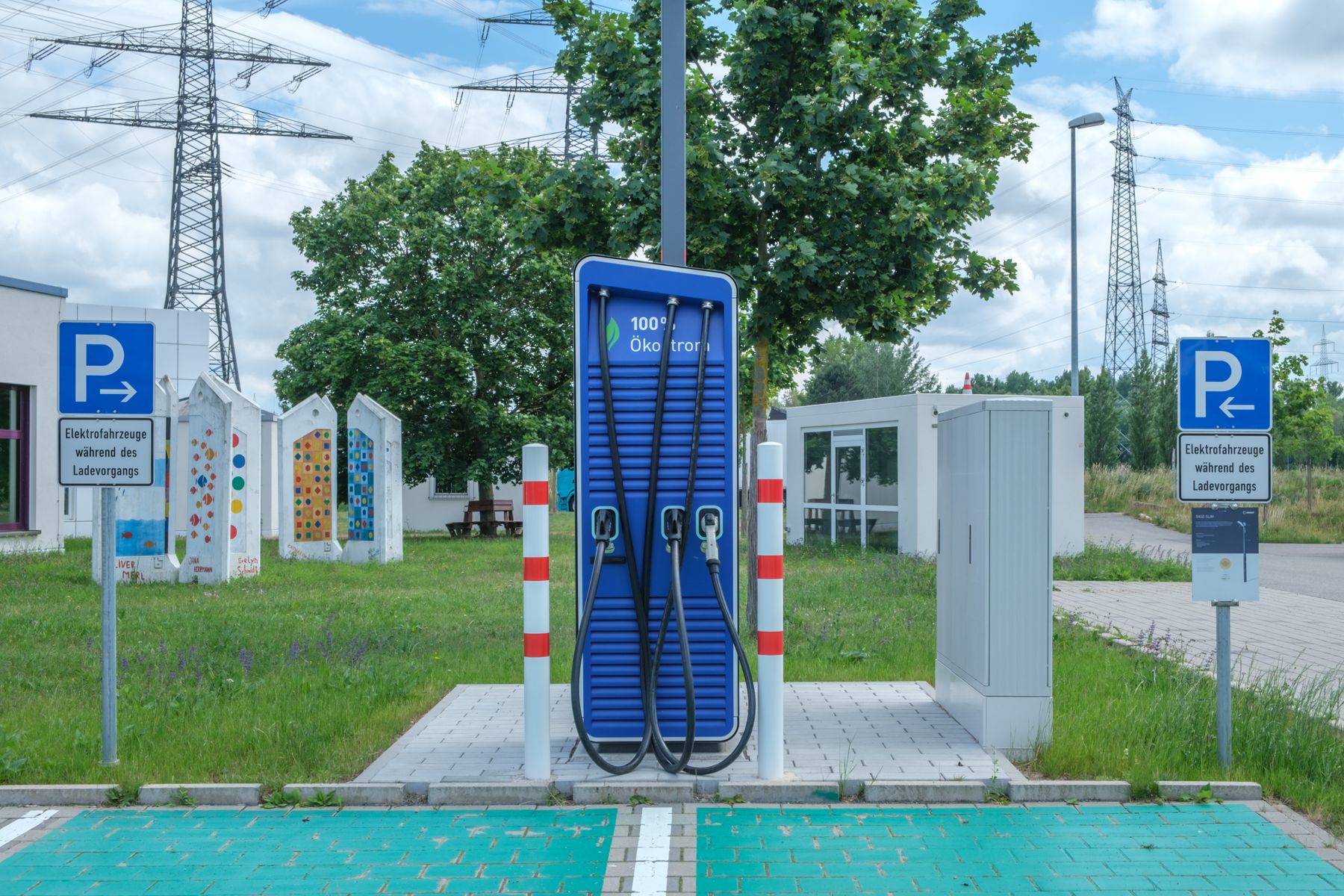 DC fast charger running on green electricity at an EV charging station